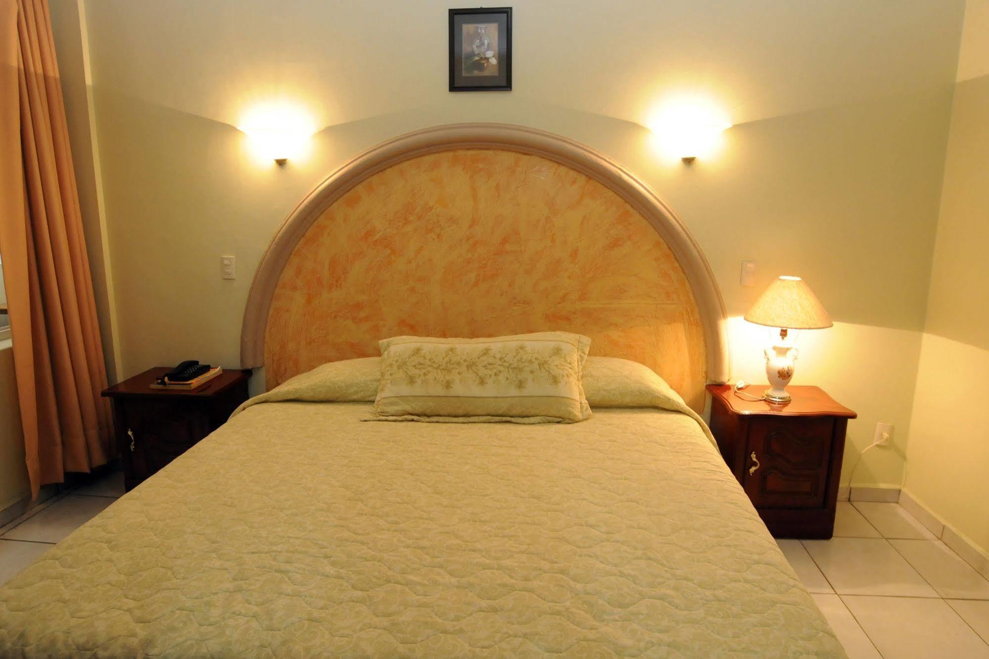 Hotel Plaza Sahuayo Ngoại thất bức ảnh