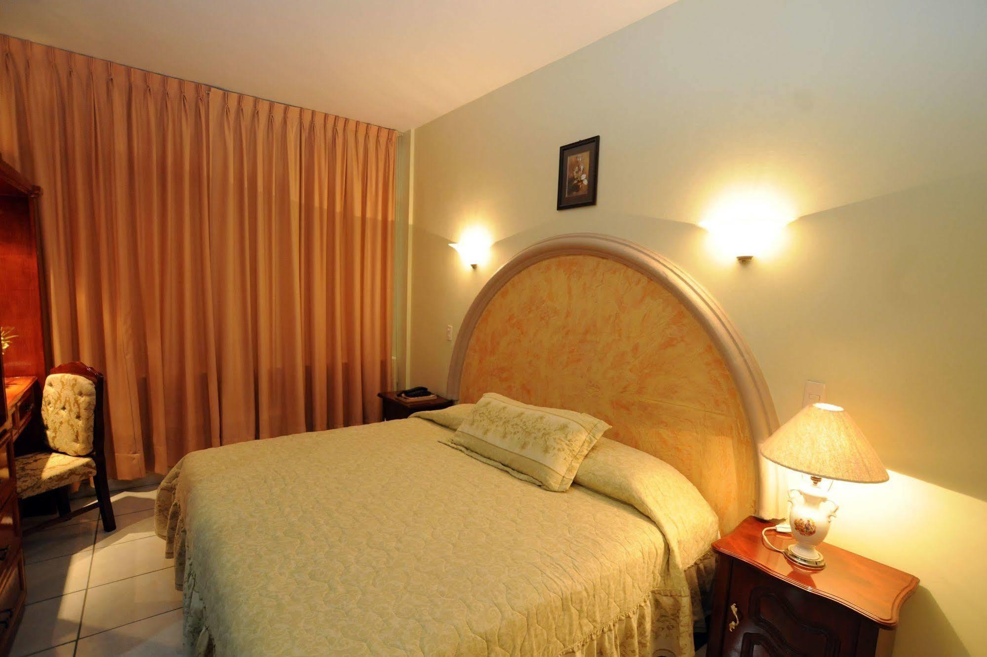 Hotel Plaza Sahuayo Ngoại thất bức ảnh