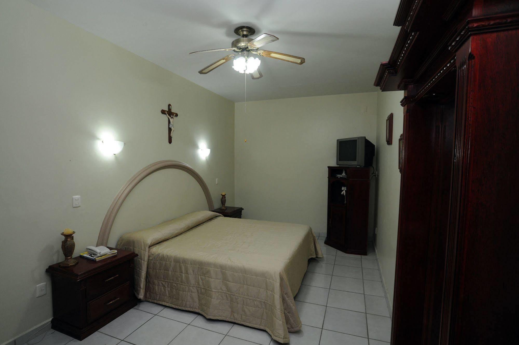Hotel Plaza Sahuayo Ngoại thất bức ảnh